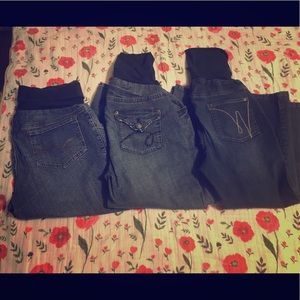 Lot of 3 maternity capris